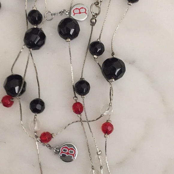 🌺 Free with purchase - AlyssaMilano RedSox 60”bead necklace - Picture 6 of 6